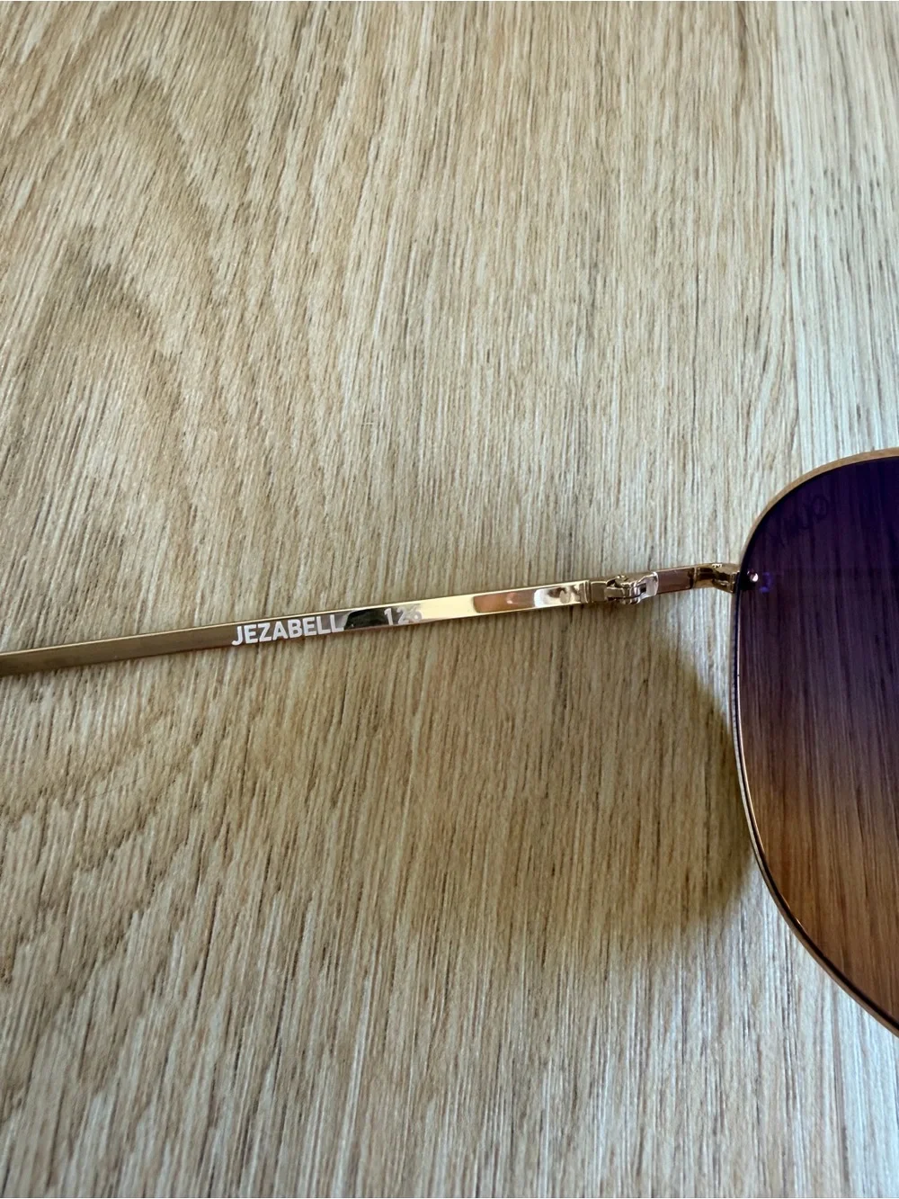 QuayJezabell sunglasses in brown and pink